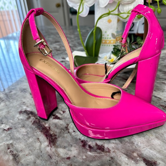 New Express heels - Picture 5 of 6
